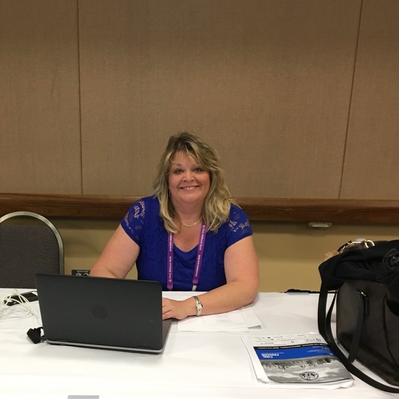 Meet your Posher, Karen...I am a Posh Ambassador - Picture 4 of 8